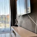 شقة Via *